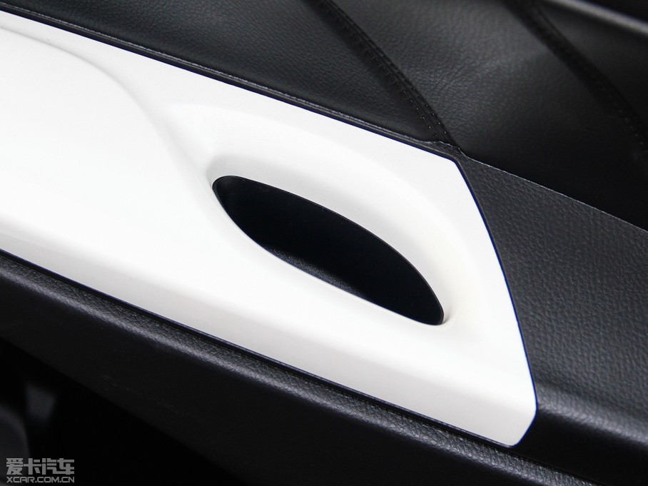 2015YARiS L  1.5G Ԅ(dng)ń(dng)촰؄e