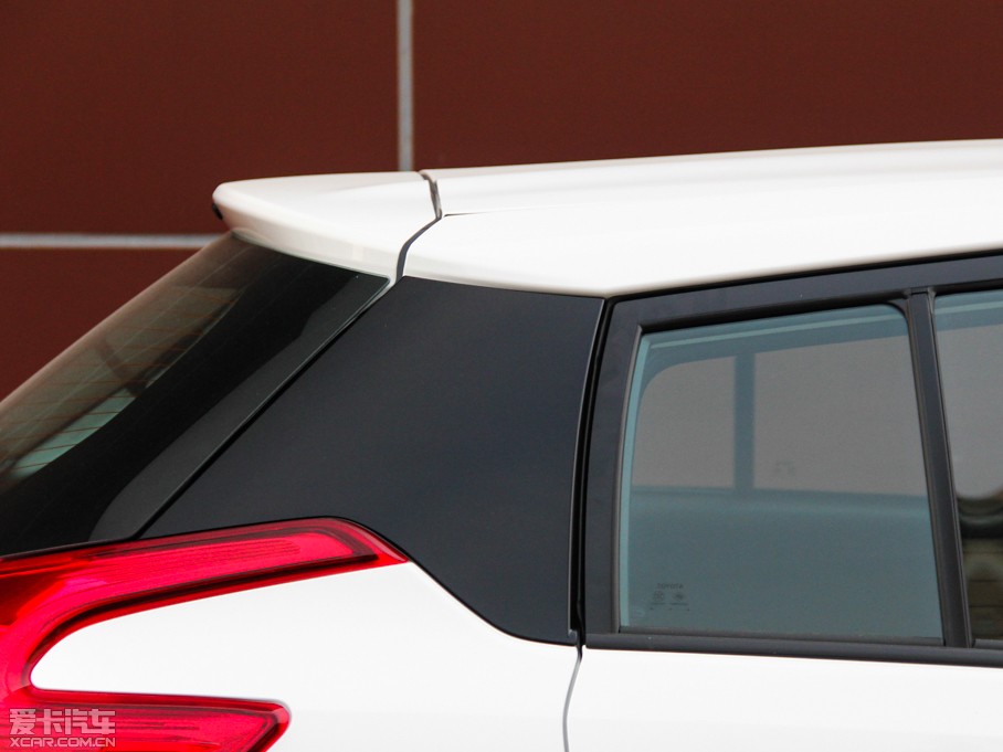 2015YARiS L  1.5G Ԅ(dng)ń(dng)촰؄e