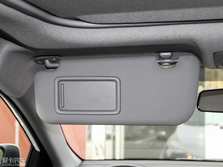 2015YARiS L  1.5G Ԅń촰؄e