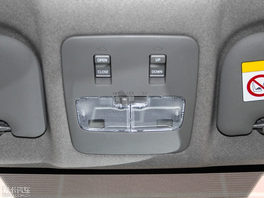 2015YARiS L  1.5G Ԅń촰؄e