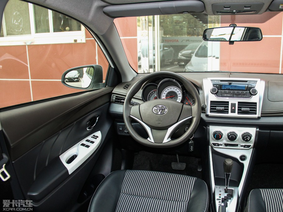 2015YARiS L  1.5G Ԅń촰؄e