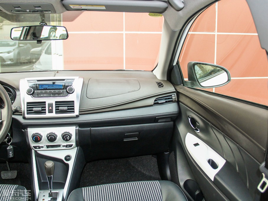 2015YARiS L  1.5G Ԅ(dng)ń(dng)촰؄e