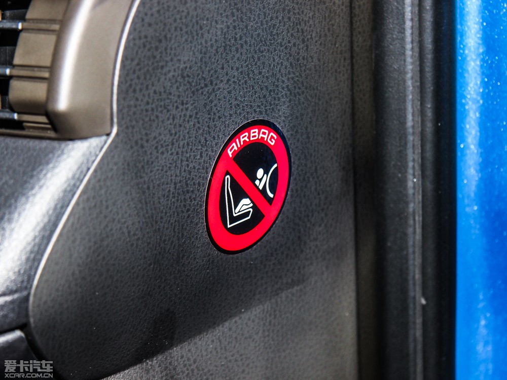 2015YARiS L  1.5G Ԅń촰؄e