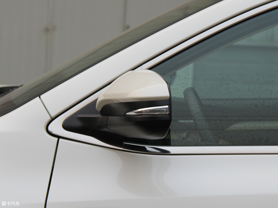 2015hm_(d) 2.0T (q)A(do)