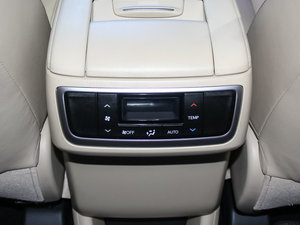 2015款3.5L 七座四驱至尊版 中控区