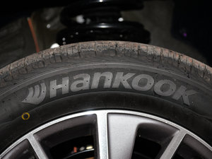 2015款3.5L 七座四驱豪华版 轮胎品牌