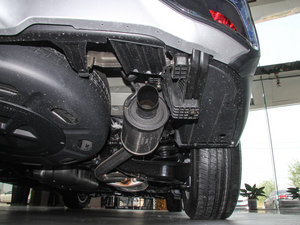 2015款2.0T 七座两驱精英版 排气管