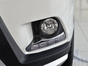 2015款2.0T 七座四驱豪华版 前雾灯