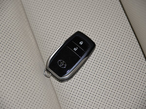 2015款2.0T 七座四驱豪华版 车钥匙
