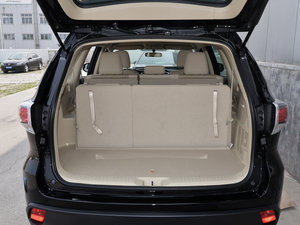 2015款3.5L 七座四驱精英版 行李厢空间