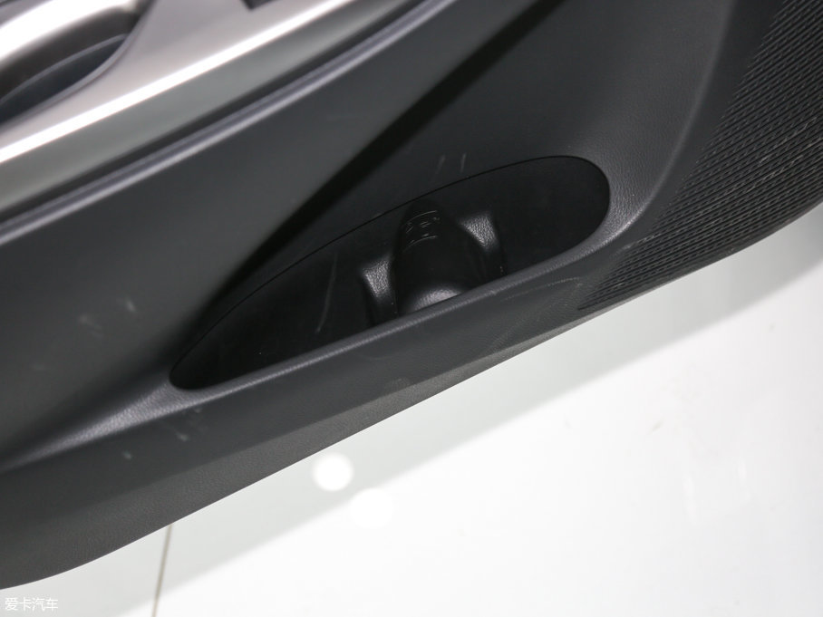 2016YARiS L  1.5L Ԅӄٰ