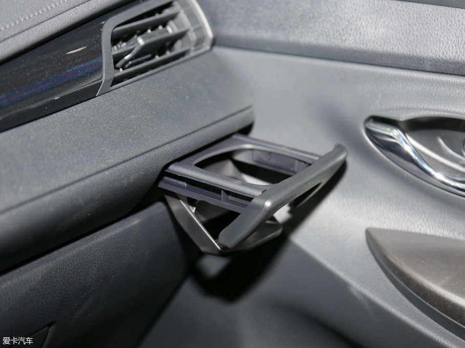 2016YARiS L  1.5L Ԅӄٰ