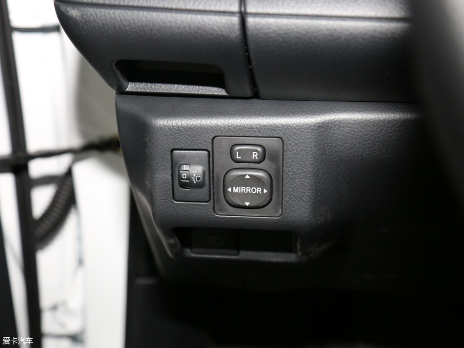 2016YARiS L  1.5L Ԅӄٰ