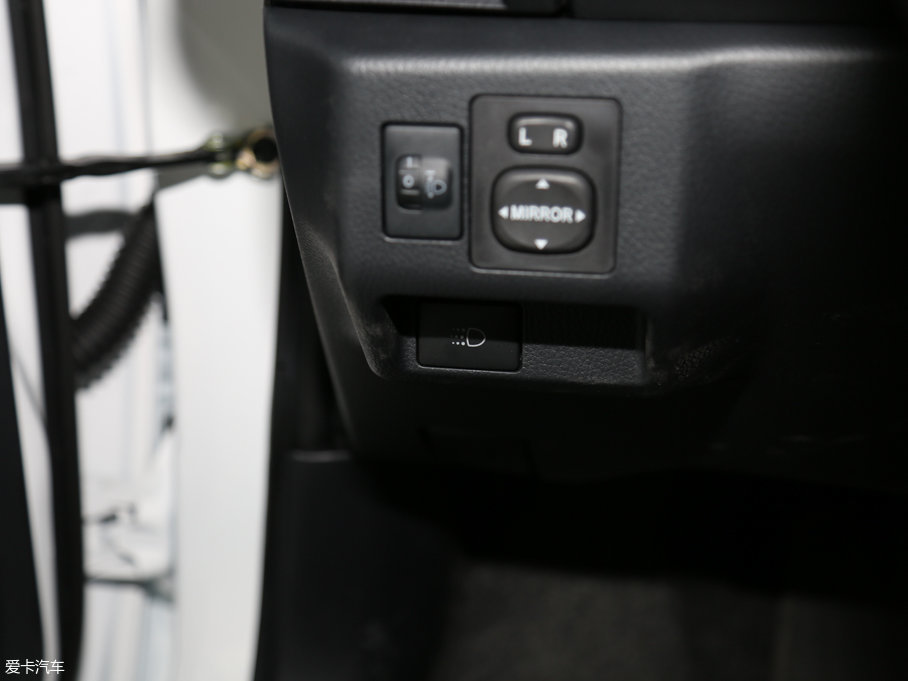 2016YARiS L  1.5L Ԅӄٰ