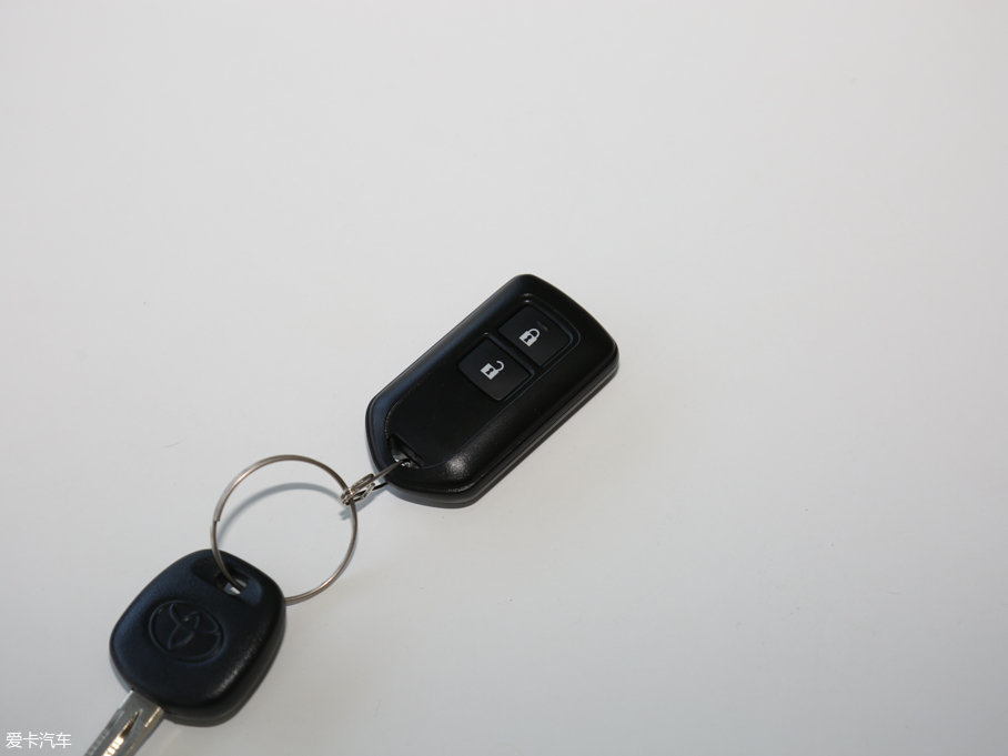 2016YARiS L  1.5L Ԅӄٰ