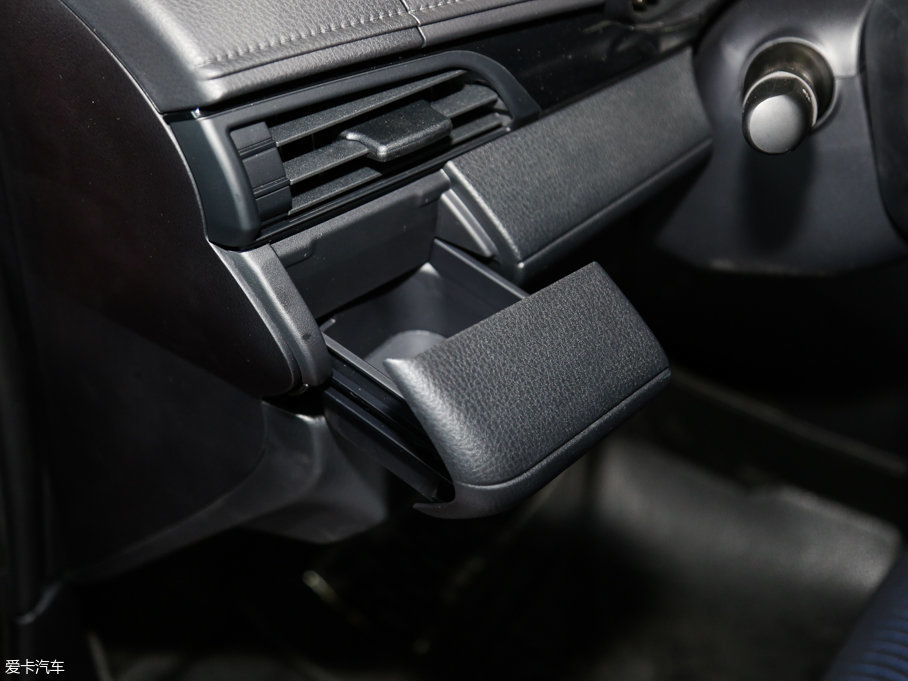 2017YARiS L  1.5G CVTń촰