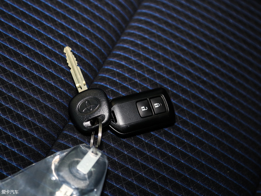 2017YARiS L  1.5G CVTń촰