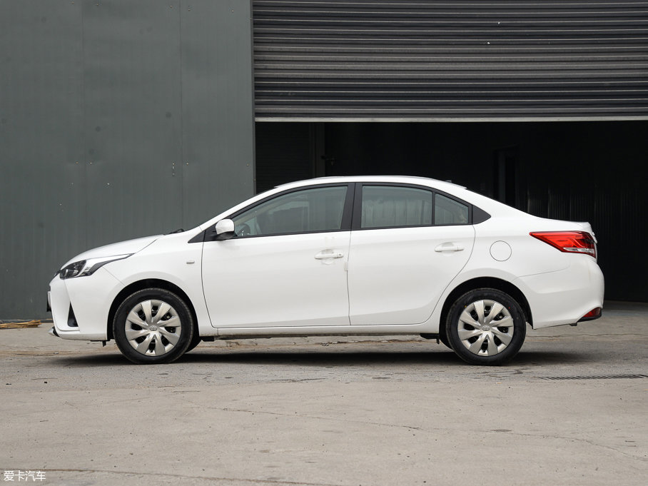 2017YARiS L  1.5E CVTȄӰ