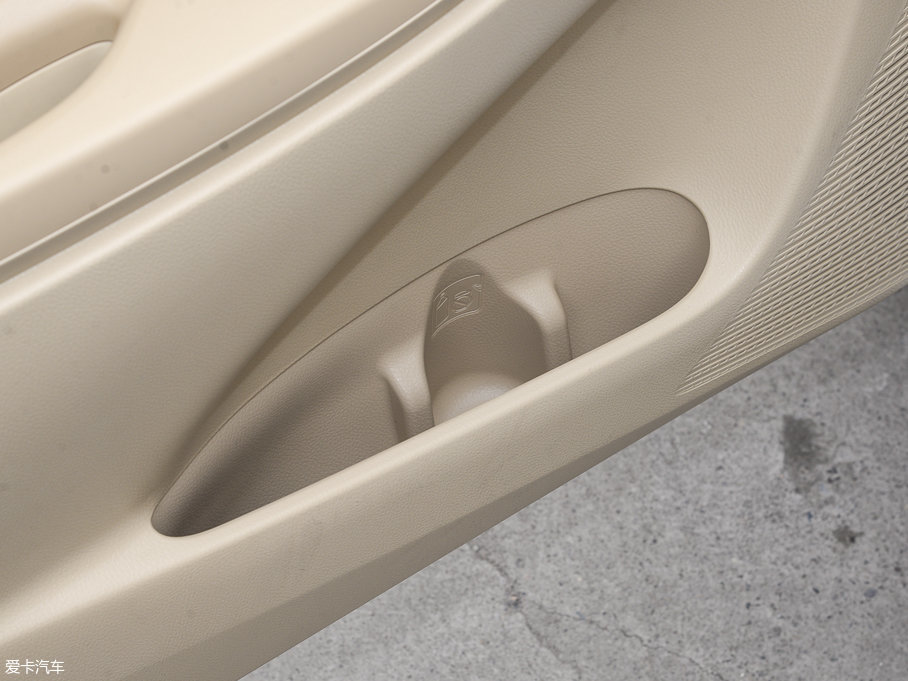 2017YARiS L  1.5E CVTȄӰ