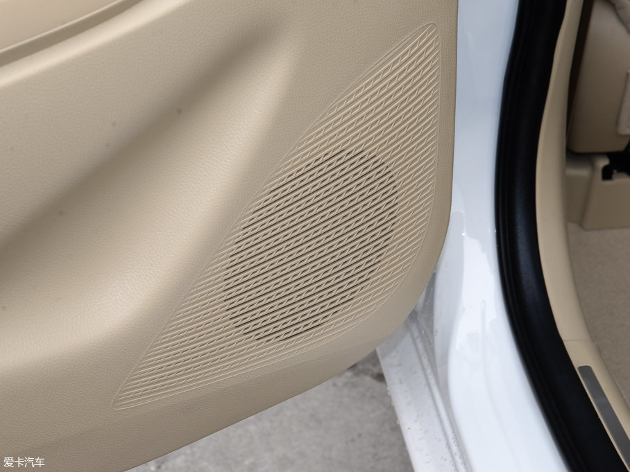 2017YARiS L  1.5E CVTȄӰ