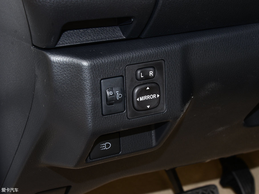 2017YARiS L  1.5E CVTȄ(dng)