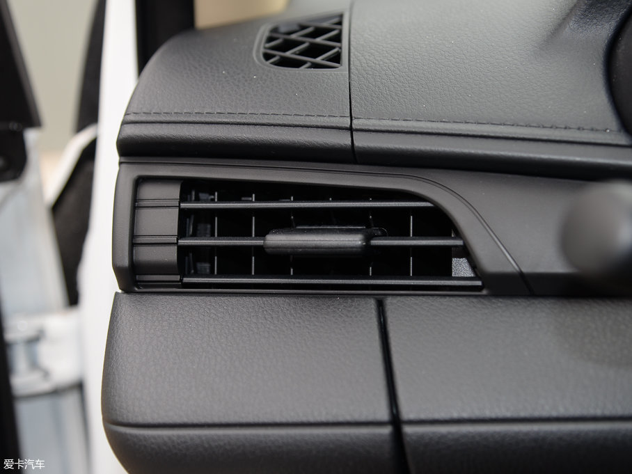 2017YARiS L  1.5E CVTȄӰ