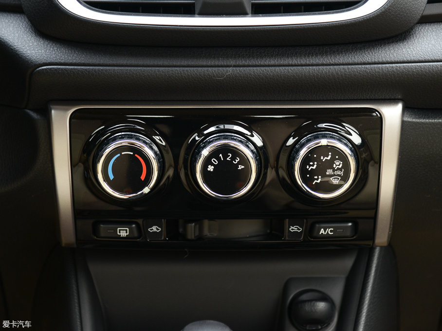 2017YARiS L  1.5E CVTȄӰ