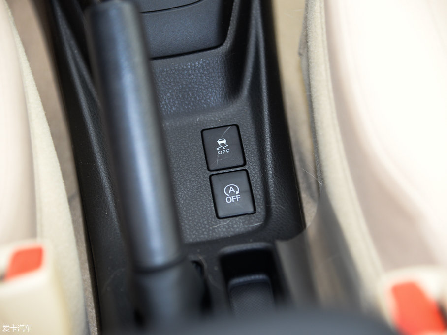 2017YARiS L  1.5E CVTȄӰ