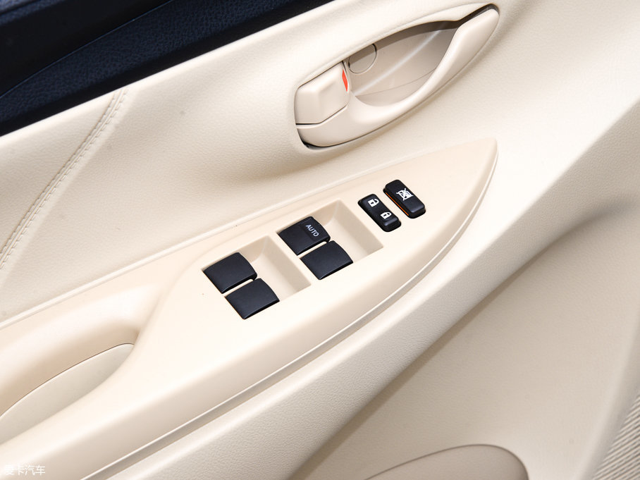 2017YARiS L  1.5E քȄӰ