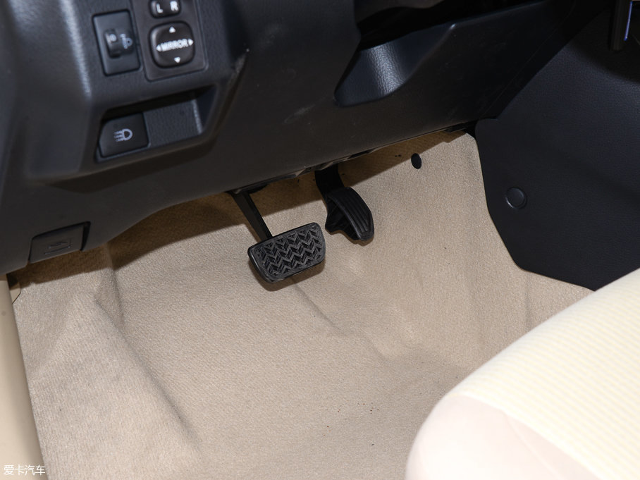 2017YARiS L  1.5E քȄӰ