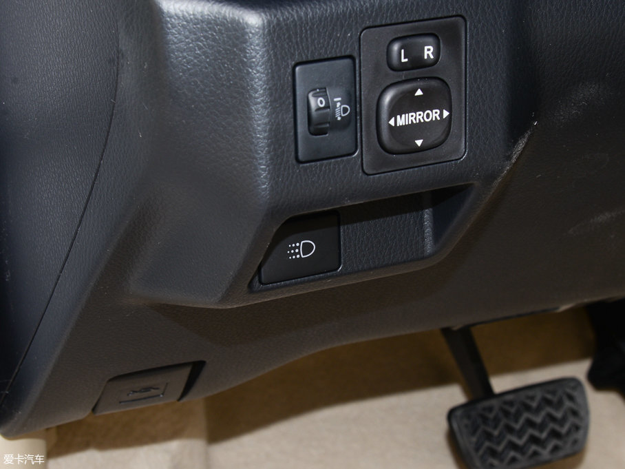 2017YARiS L  1.5E քȄӰ