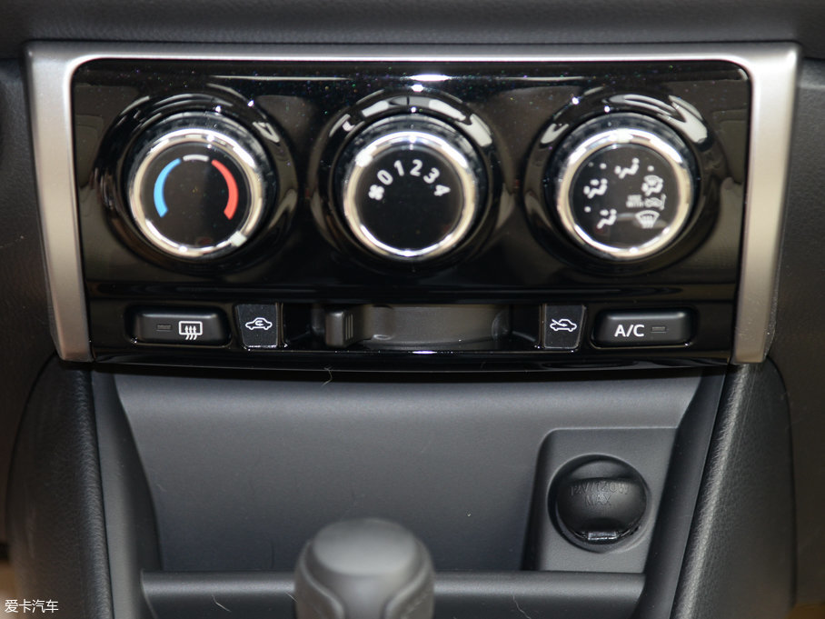 2017YARiS L  1.5E ք(dng)Ȅ(dng)