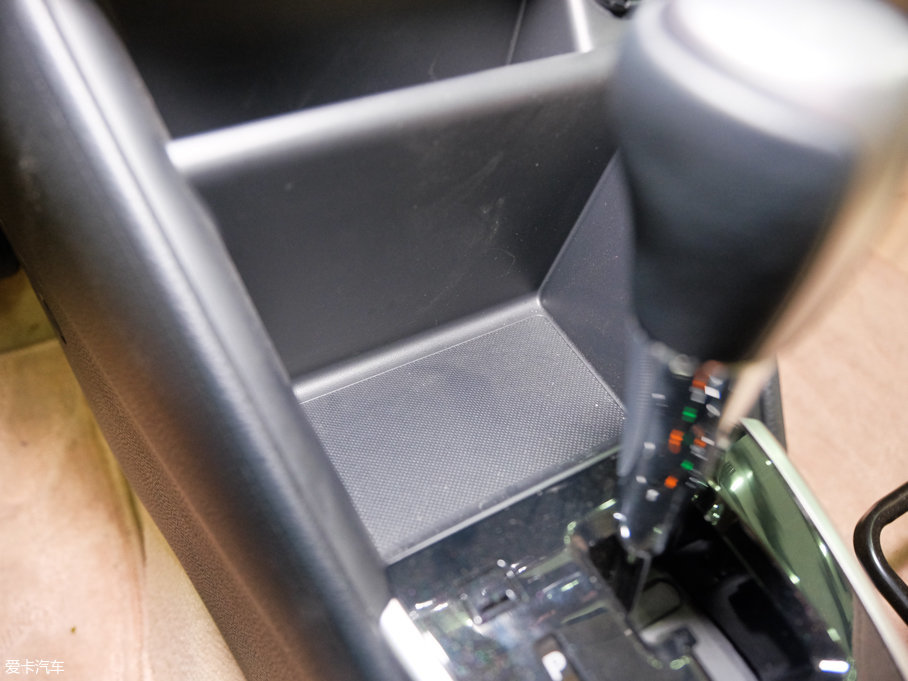 2017YARiS L  1.5GS CVTJӰ