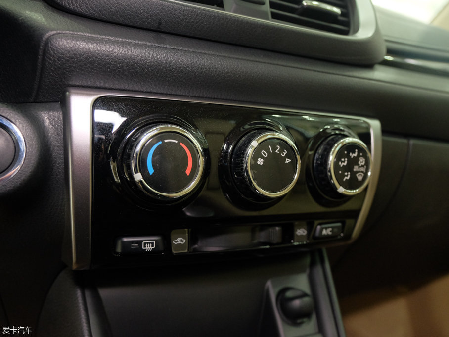 2017YARiS L  1.5GS CVTJ(dng)