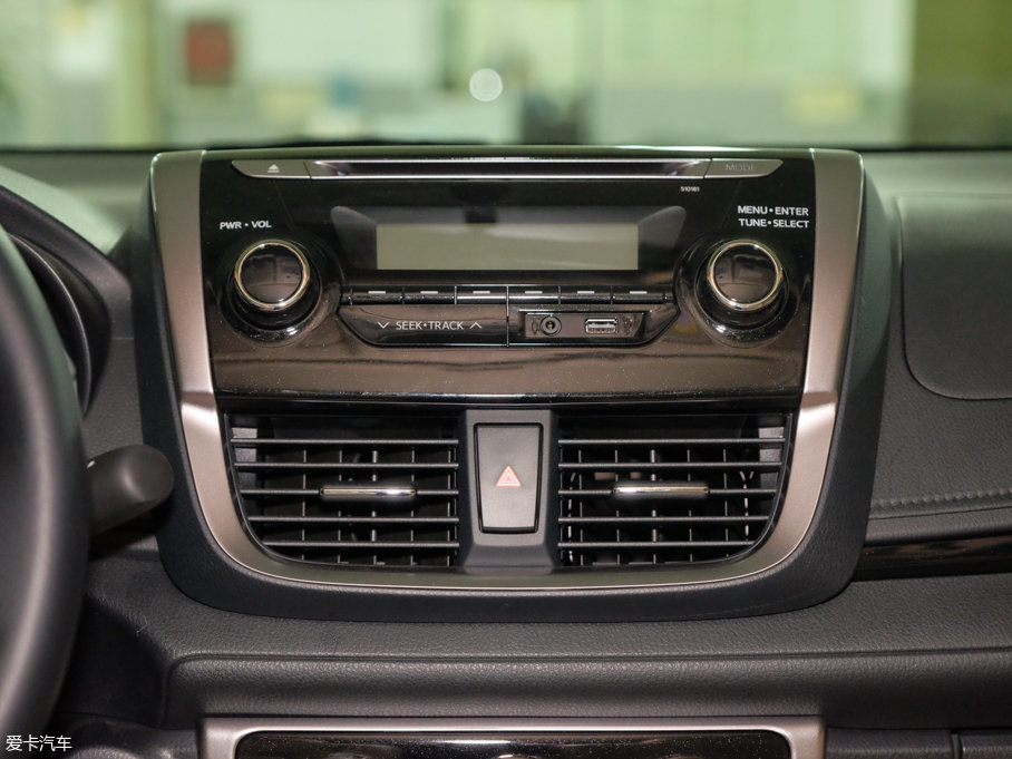 2017YARiS L  1.5GS CVTJӰ