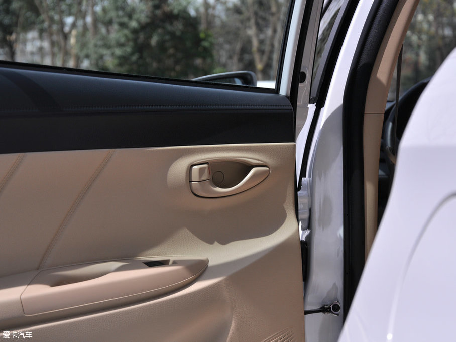 2017YARiS L  1.3E ք(dng)Ȅ(dng)