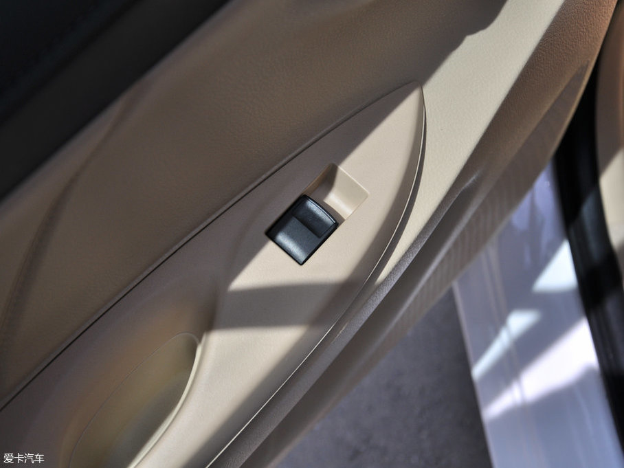 2017YARiS L  1.3E քȄӰ