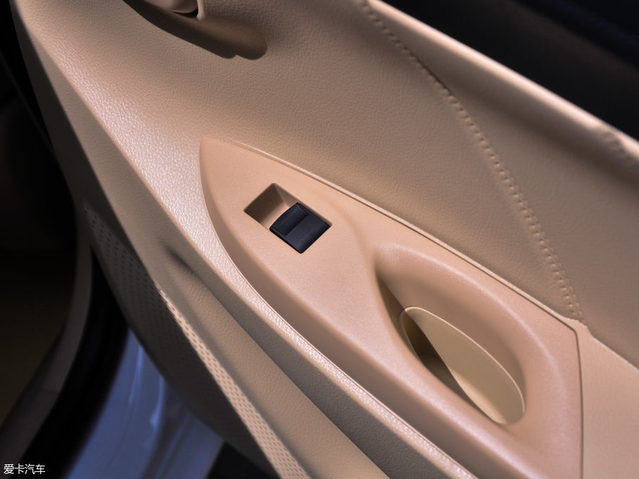 2017YARiS L  1.3E քȄӰ