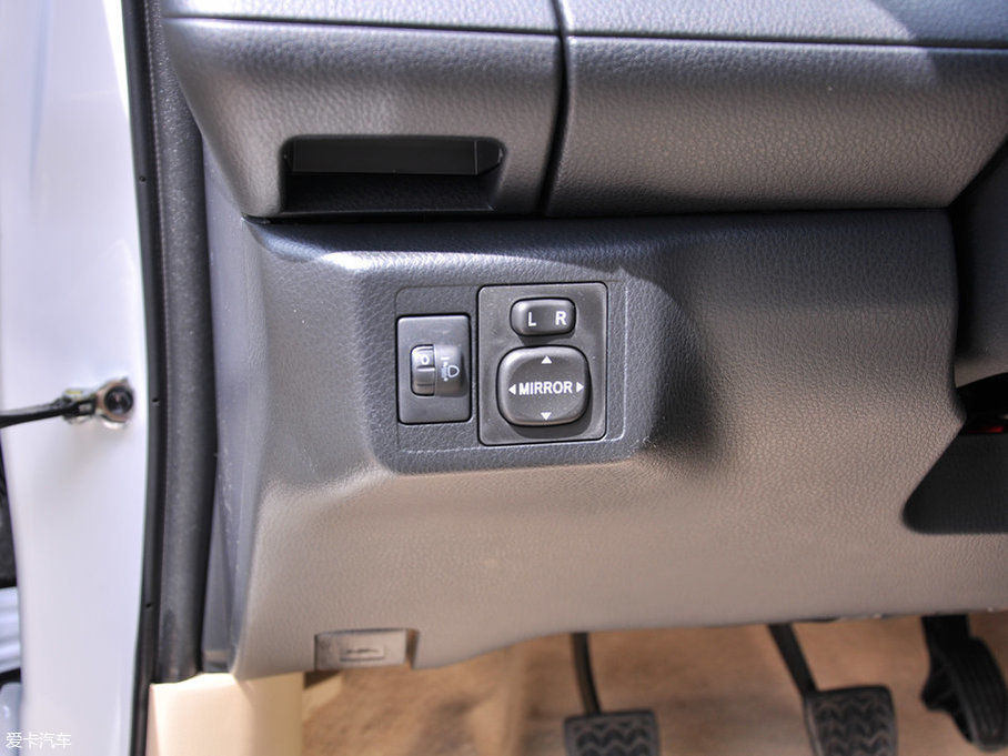 2017YARiS L  1.3E քȄӰ