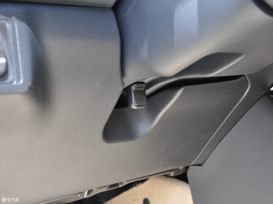 2017YARiS L  1.3E քȄӰ