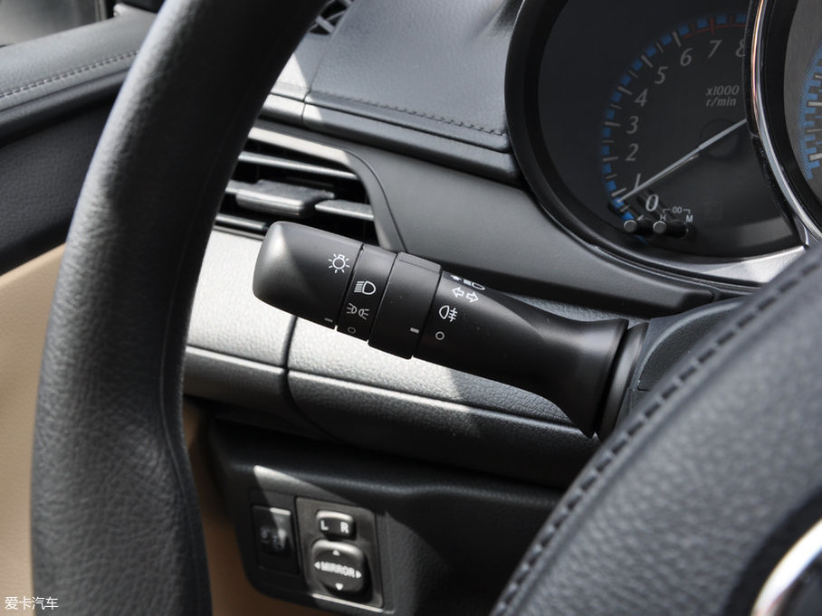 2017YARiS L  1.3E քȄӰ