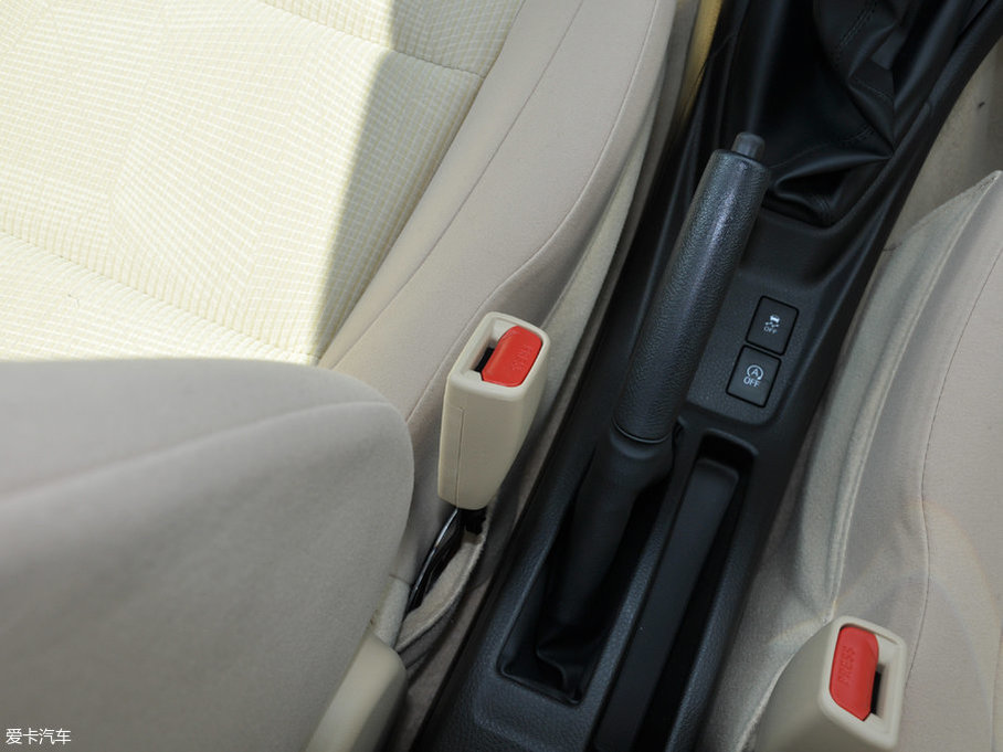 2017��YARiS L ���� 1.3E �ք�(d��ng)�Ȅ�(d��ng)��