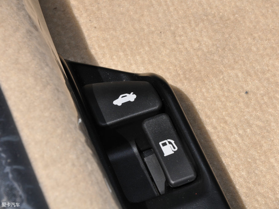 2017YARiS L  1.3E քȄӰ