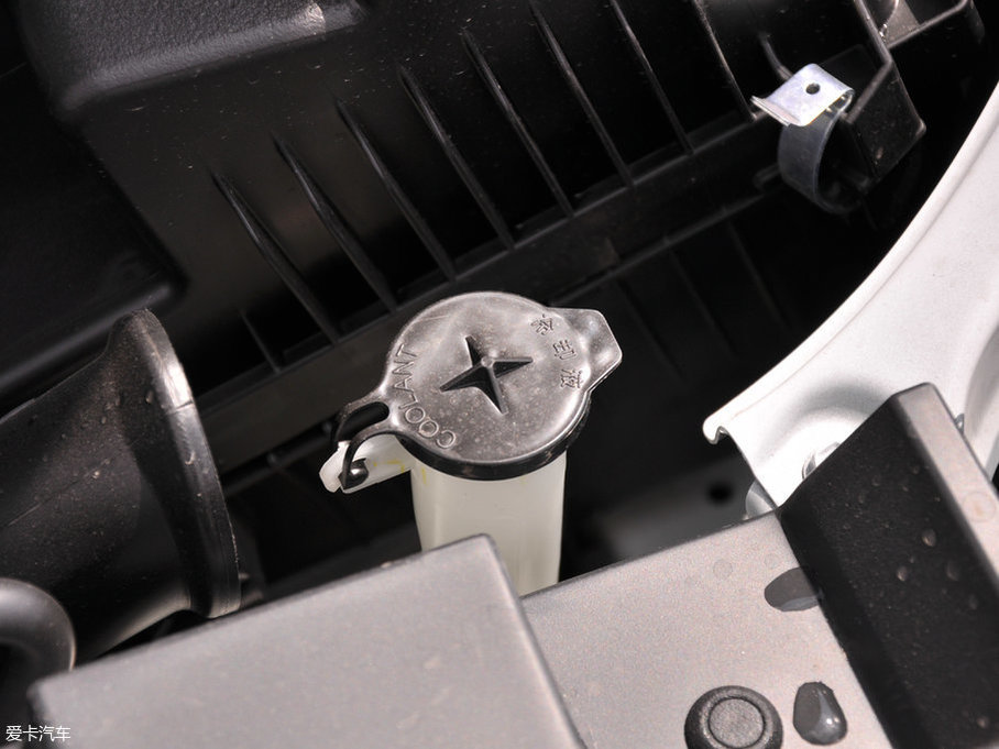 2017YARiS L  1.3E քȄӰ