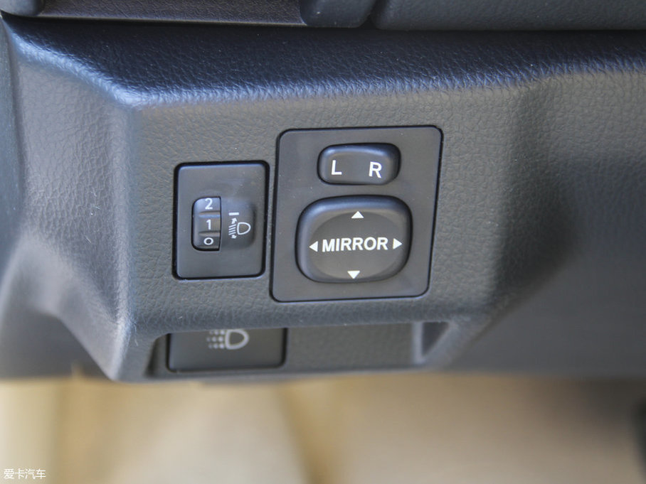 2017YARiS L  1.5GS CVTJӰ