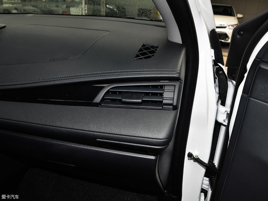 2017YARiS L  1.5G CVTń촰