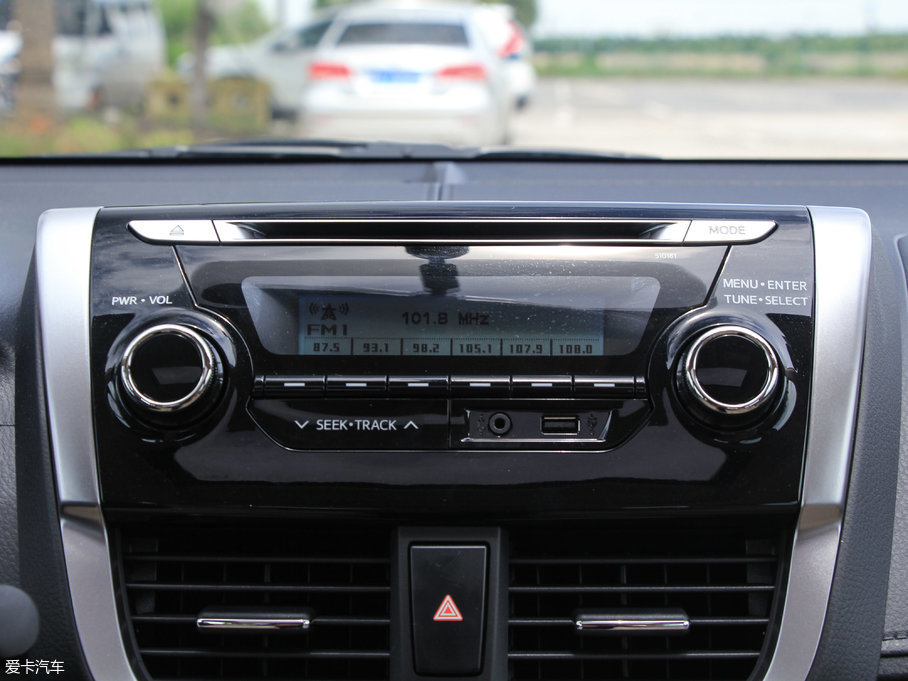 2017��YARiS L ���� 1.5GS CVT�J�Ӱ�