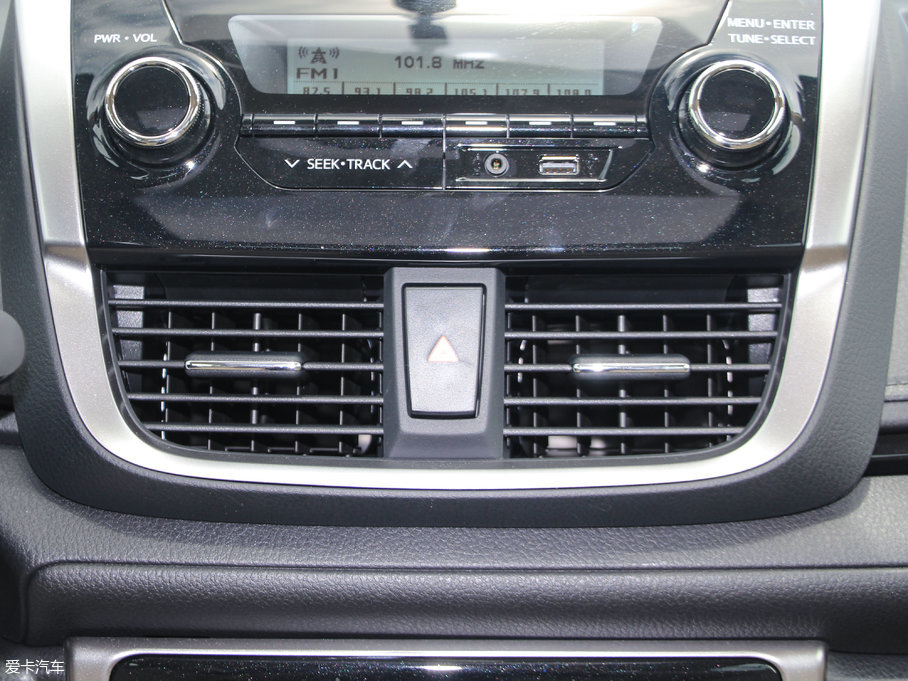 2017��YARiS L ���� 1.5GS CVT�J�Ӱ�