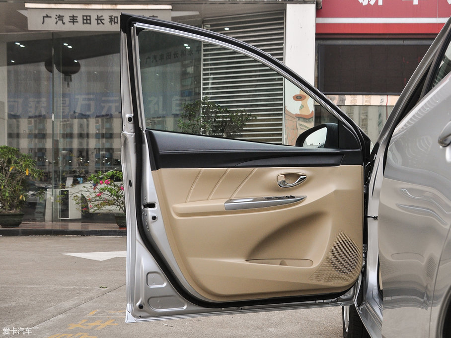 2017YARiS L  1.5G CVTńӰ