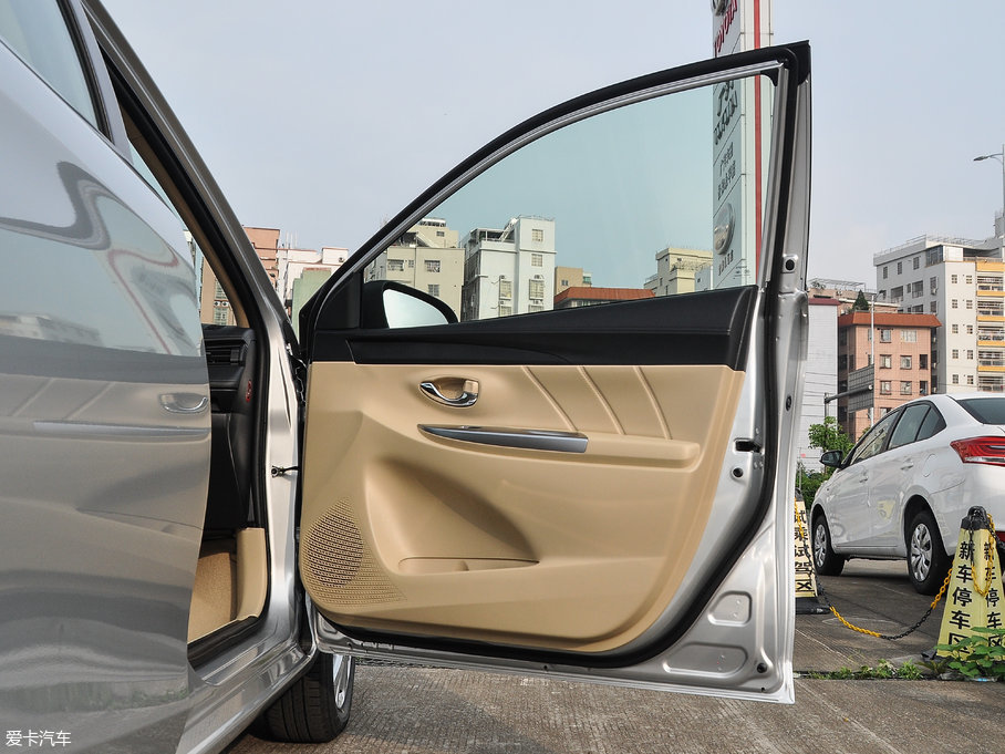 2017YARiS L  1.5G CVTńӰ